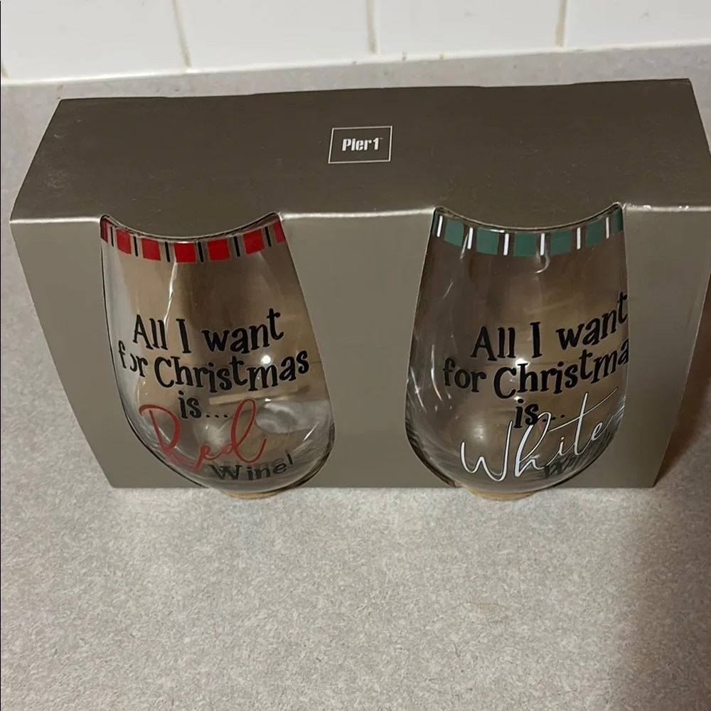 Pier 1 Christmas Wine Glass Set - Red and White